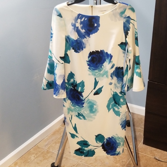 Dresses - Picture 1 of 3